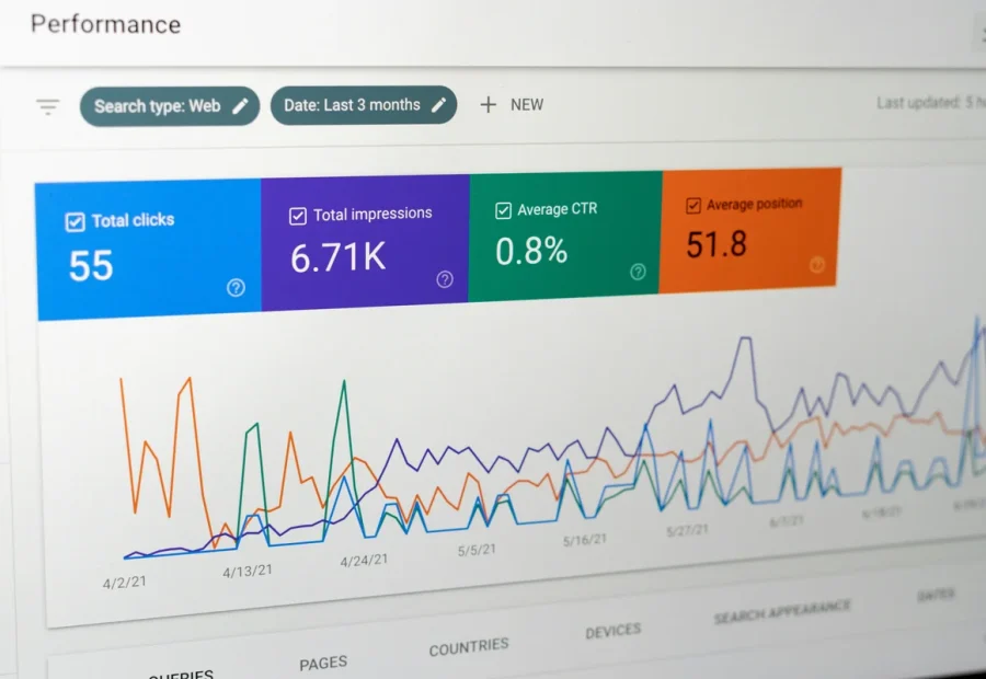 Consulente SEO Milano: cosa fa, quanto costa e come sceglierlo per una PMI